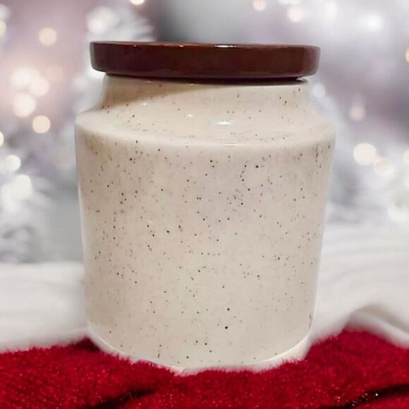 Vintage Strawberry The House of Webster Ceramic Canister/Cookie Jar with Lid!! - Picture 3 of 7